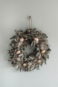 Conjunto de elegancia junto a la chimenea - Imagen 3